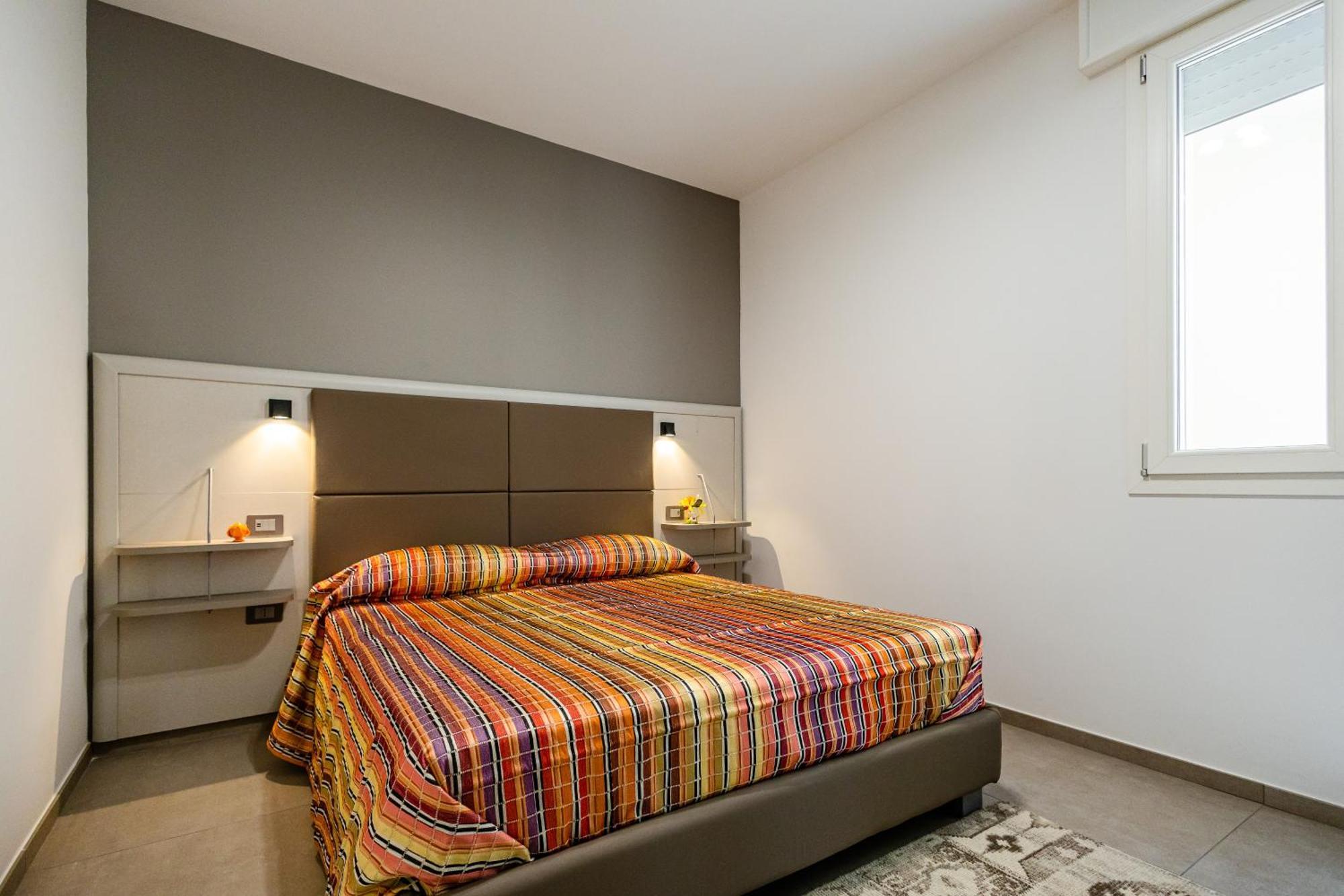 La Collina Di Montegrappa - Suites With Heated Private Pool - Suites With Shared Pool Tuglie Extérieur photo