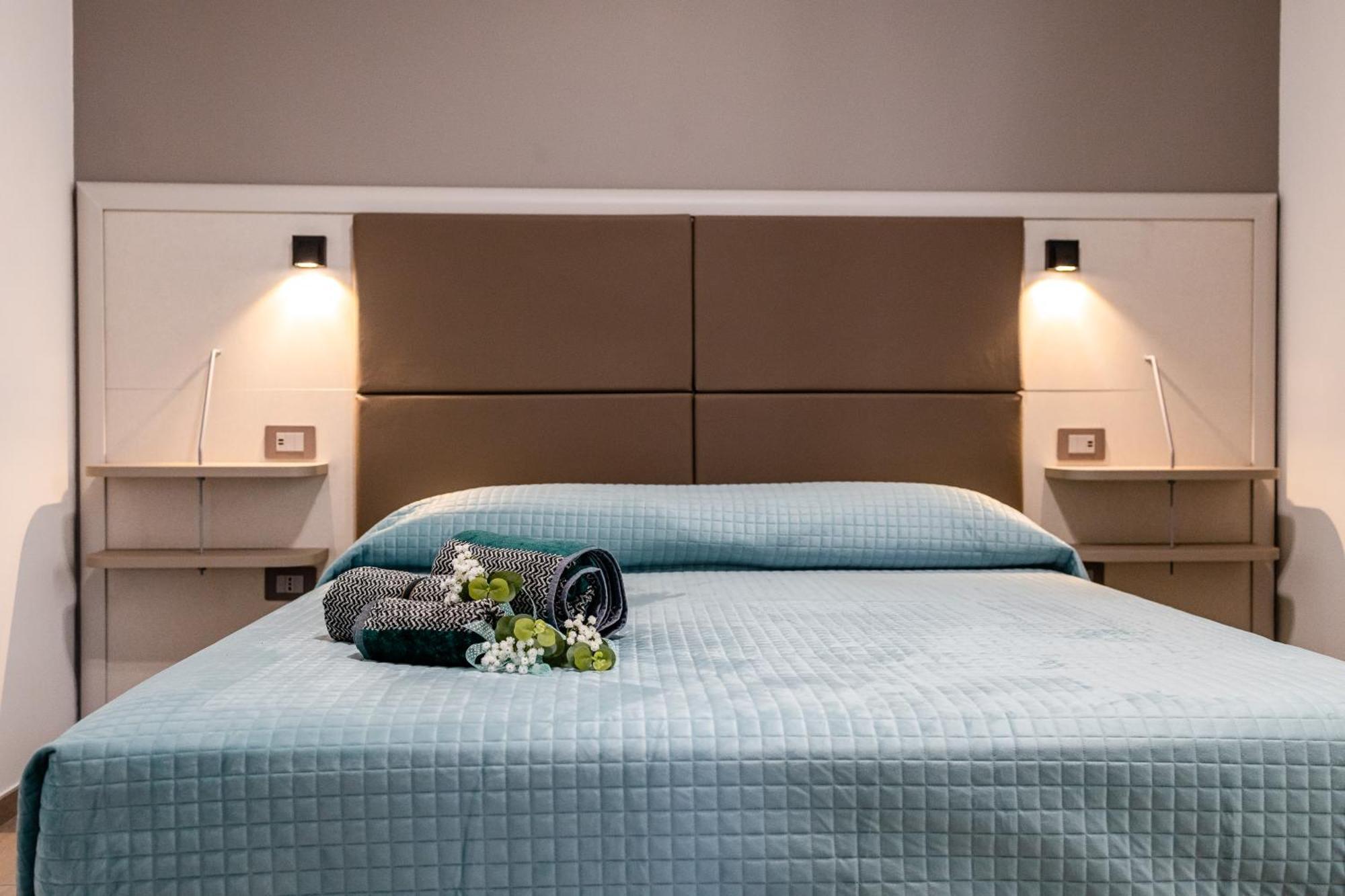 La Collina Di Montegrappa - Suites With Heated Private Pool - Suites With Shared Pool Tuglie Extérieur photo