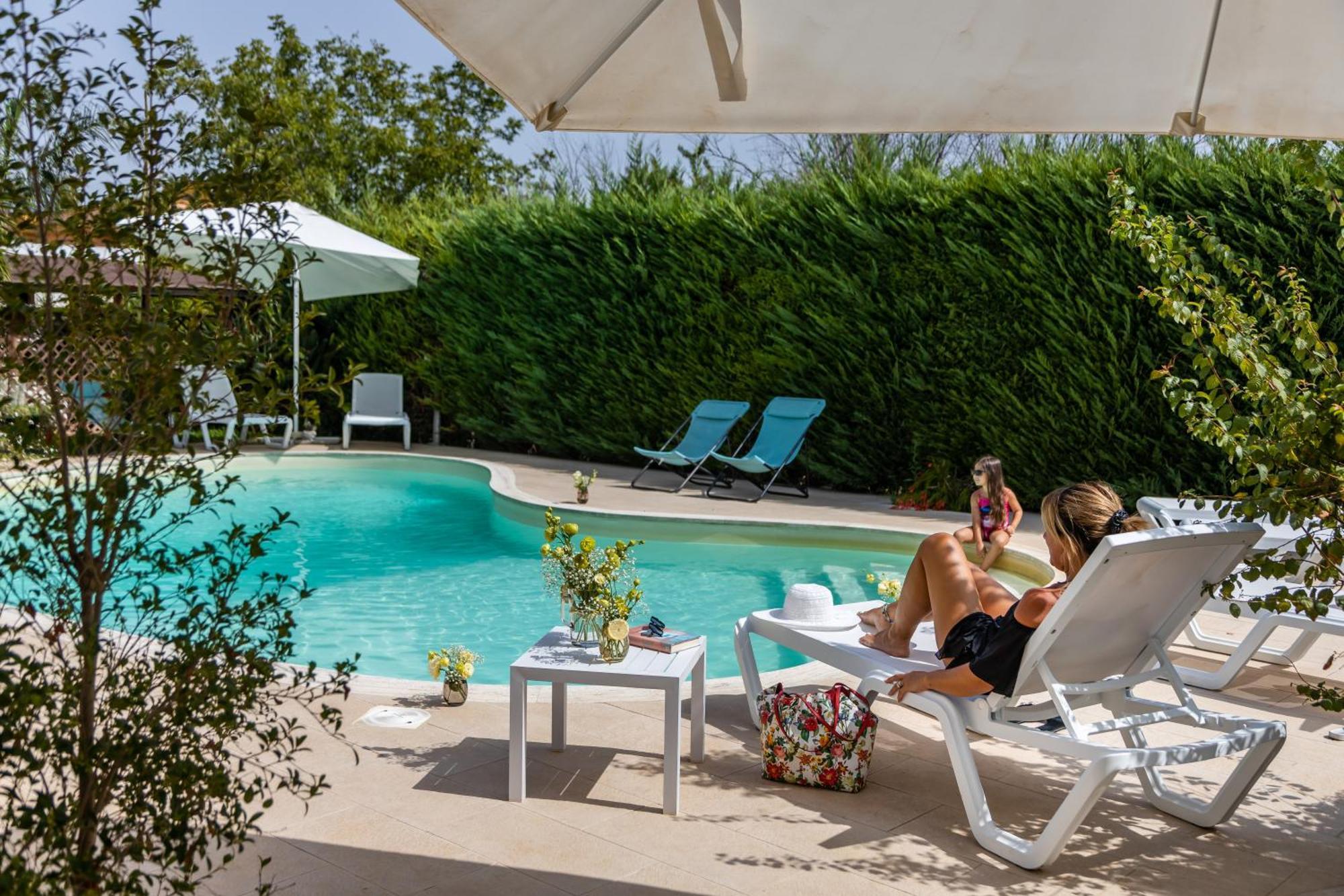 La Collina Di Montegrappa - Suites With Heated Private Pool - Suites With Shared Pool Tuglie Extérieur photo