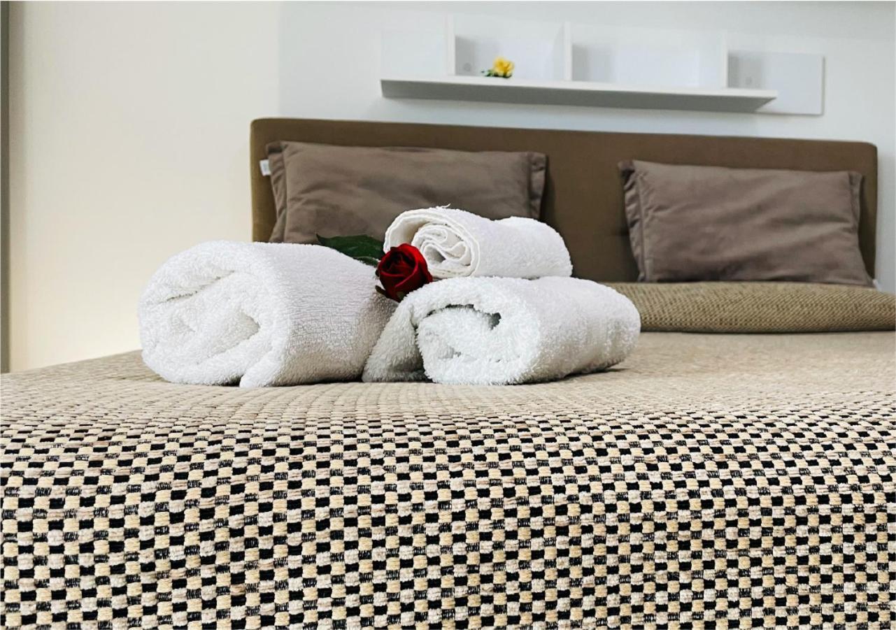 La Collina Di Montegrappa - Suites With Heated Private Pool - Suites With Shared Pool Tuglie Extérieur photo