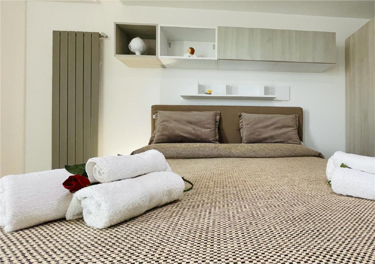 La Collina Di Montegrappa - Suites With Heated Private Pool - Suites With Shared Pool Tuglie Extérieur photo